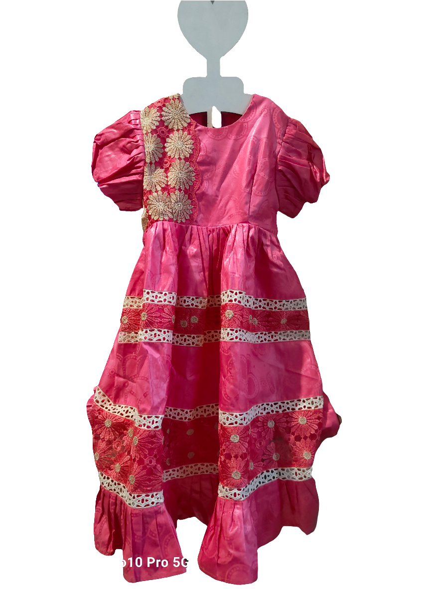 Robe de petite fille.