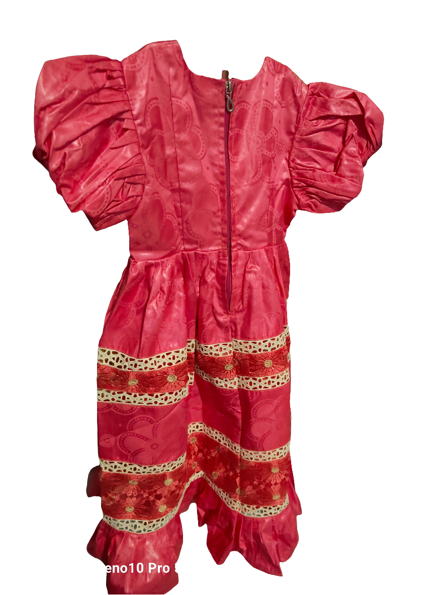 Robe de petite fille.