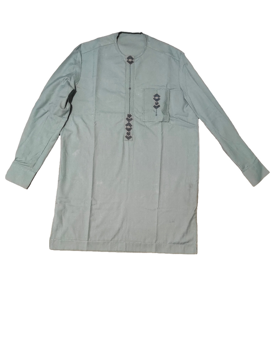 Boubou moderne homme avec broderies géométriques.Taille M/L